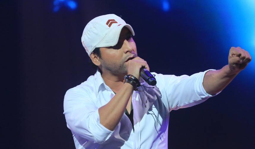 “Deberían esforzarse más y dejar de tenerme miedo”: La dura crítica de Enrique Iglesias a sus compañeros
