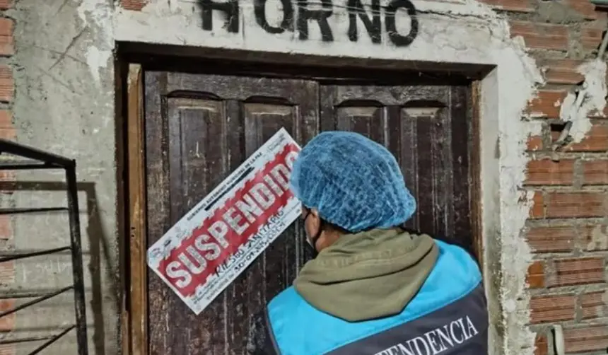 Hallan heces de ratón y panes con moho en hornos de La Paz a días de Todos Santos