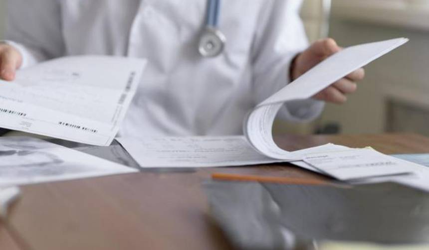Más de 150 nuevos especialistas de Cochabamba exigen memorándums para trabajar en hospitales públicos