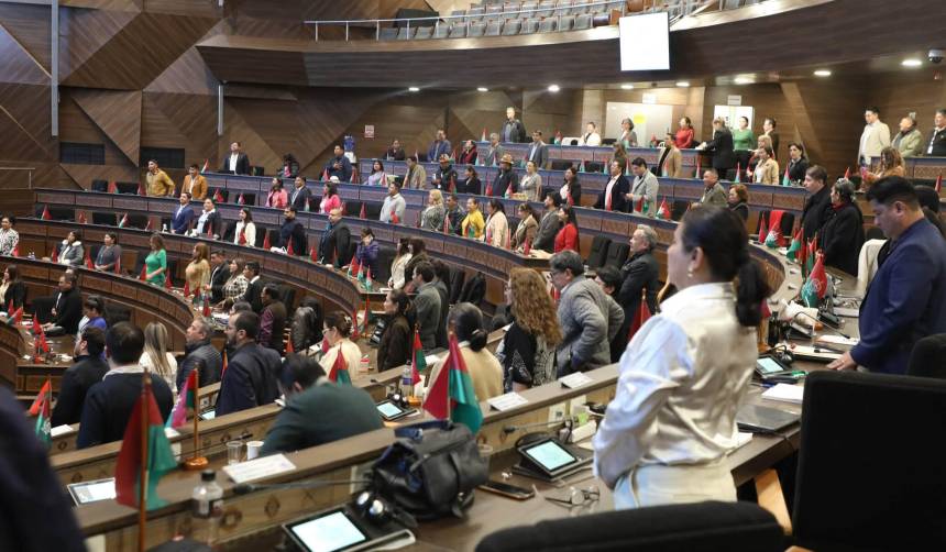 Libre dice que el Gobierno busca “comprar” con “pegas” votos en la Asamblea Legislativa