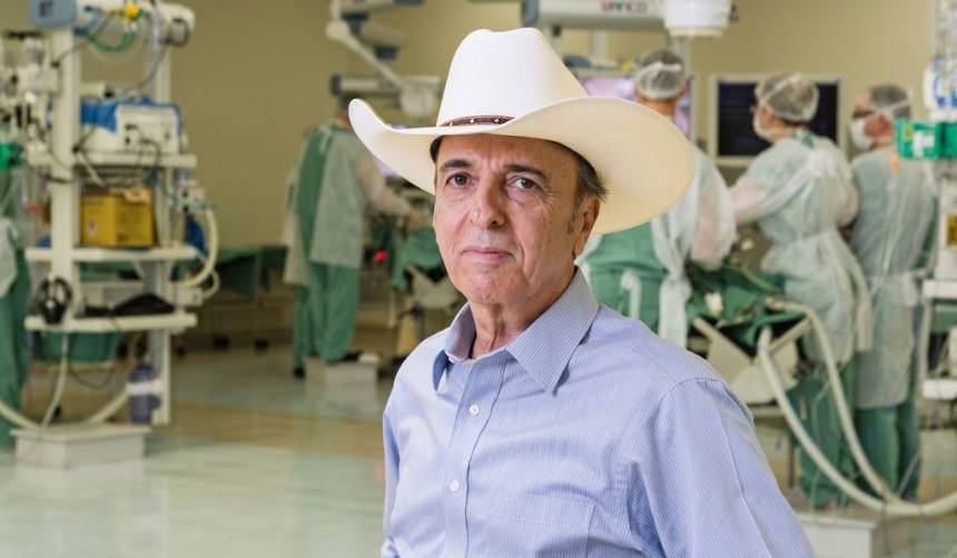 Empresario brasileño trae a Bolivia su experiencia de atención gratuita contra el cáncer 