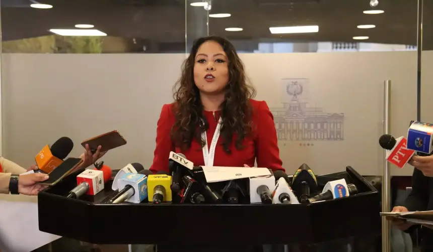 Diputada Jiménez denuncia sueldos de hasta Bs 88.000 en empresas estatales