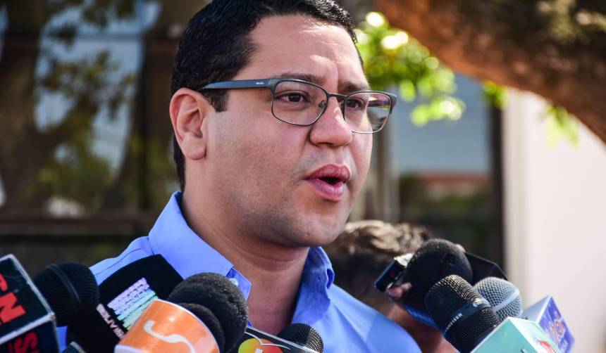 Vocero de Tuto le pide a Samuel “dar la cara” por la candidata a senadora de Unidad que renunció