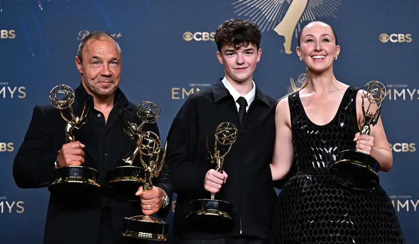 ‘Adolescencia’ arrasa en los premios Emmy