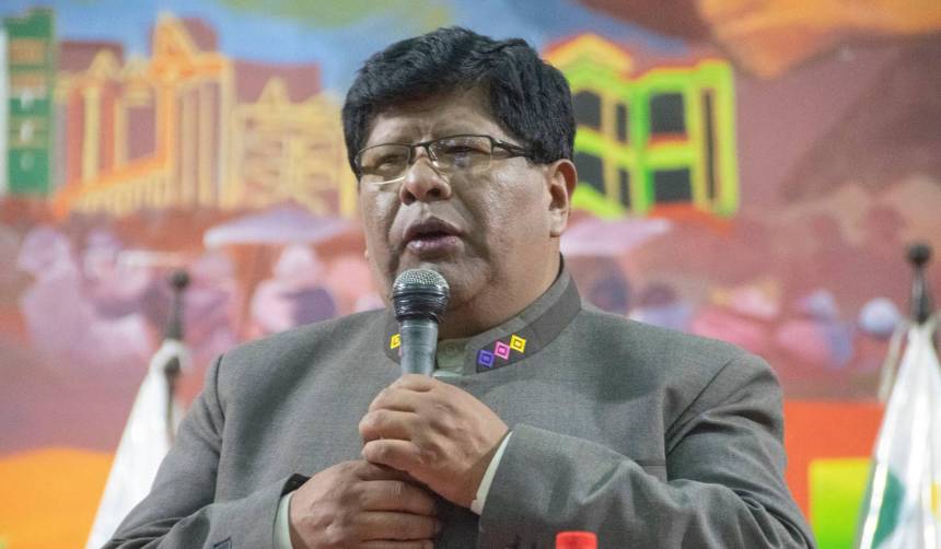 Alcalde de El Alto estima un incremento del 30% en el costo de las obras municipales por el nuevo precio del diésel