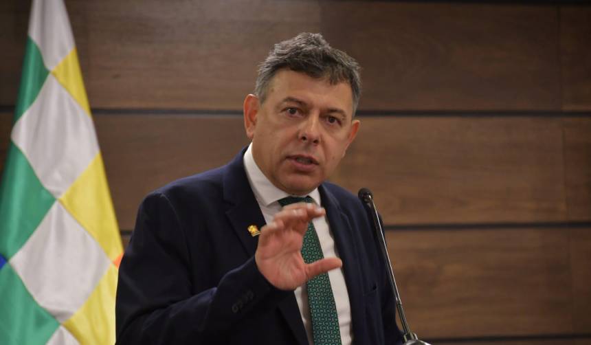 Presidente del Senado niega “compra de senadores” y dice que buscan consensos para aprobar leyes