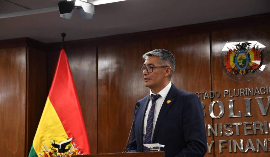 Fiscalía citará a Espinoza como investigado por la presunta compra irregular de un vehículo, señala Mariaca