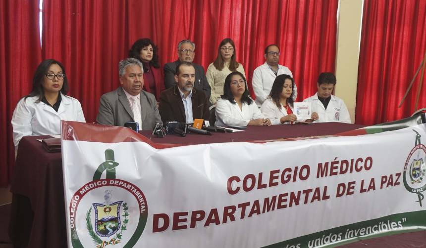 Colegio Médico de La Paz anuncia querella contra promotores de bloqueos por la escasez de alimentos y oxígeno