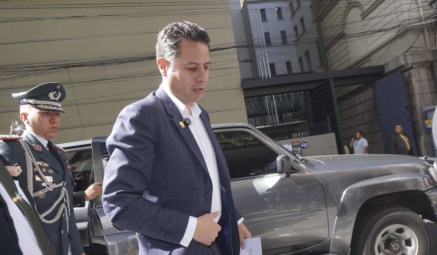 Lara pide convocar a Sokol para declarar ante la Fiscalía y apartarlo del cargo mientras duren las investigaciones