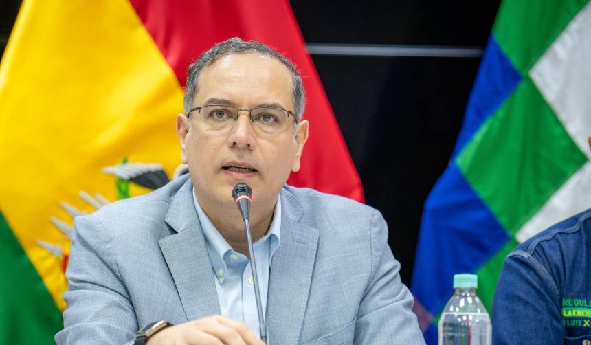 Expresidente de YPFB está en EEUU, señala que regresará a Bolivia y niega irregularidades en su salida