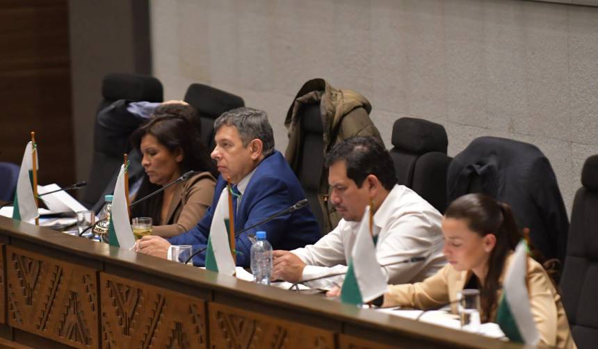 Senado aprueba proyecto de ley para suspender definitivamente al fiscal general y lo remite a Diputados