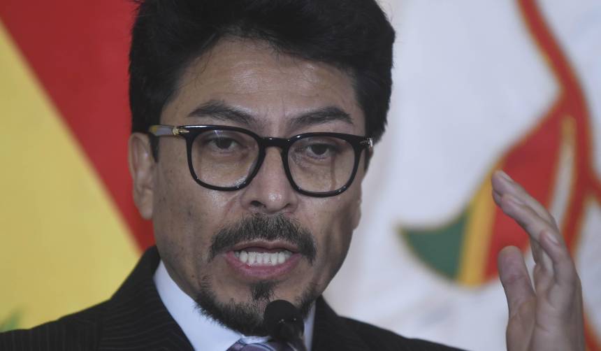Ministro Aramayo: “El Estado debe concentrar sus esfuerzos en responder con eficiencia a las necesidades de la población”