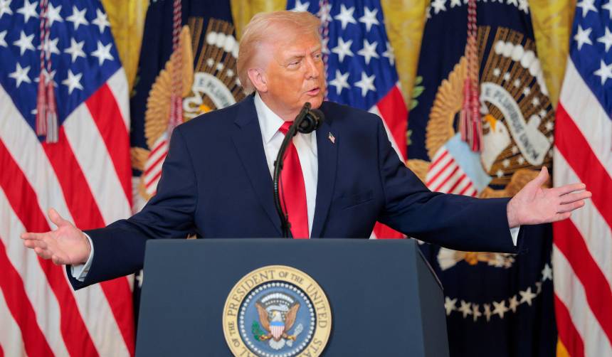 Trump anuncia un “poderoso” bombardeo contra una isla petrolera clave de Irán