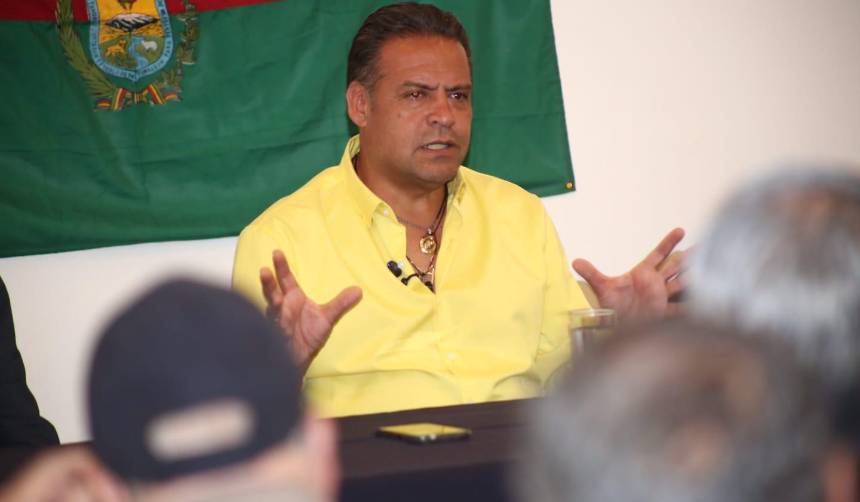 Revilla solicita iniciar el proceso de transición en la Gobernación de La Paz