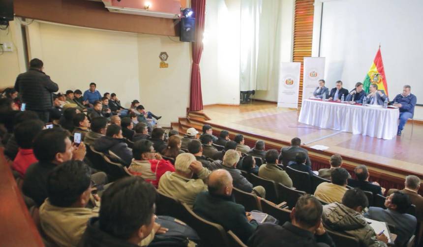 Reunión Gobierno – Choferes entra en cuarto intermedio y se enfilan mesas de trabajo