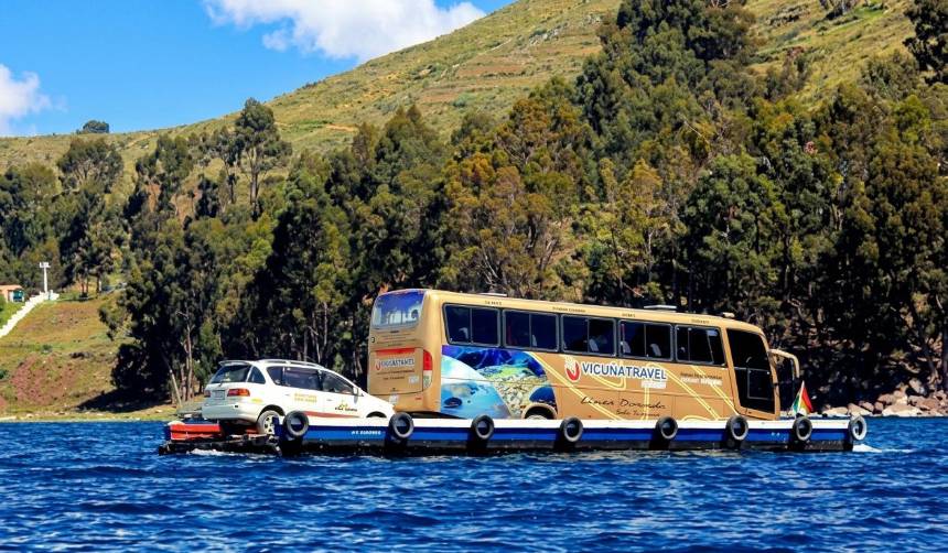Transportistas reducen hasta un 50% las salidas a Copacabana y Apolo por la baja demanda de pasajeros 
