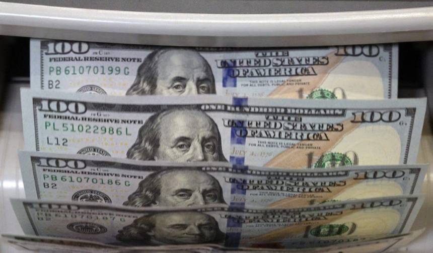 BCB aprueba nuevo reglamento en el que se elimina el tope de 10 centavos que la banca tenía para la venta de dólares