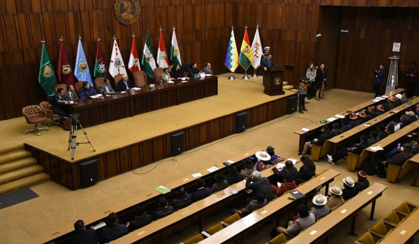 Diputada de APB dice que diálogo Gobierno - COB se reinstala este jueves