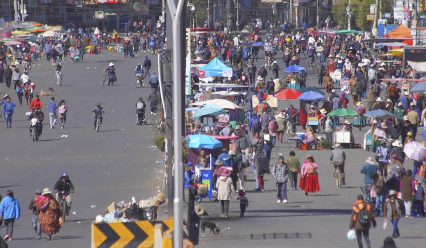 Bolivia sufre un mes de protestas; 94 puntos de bloqueo afectan las carreteras del país este domingo 