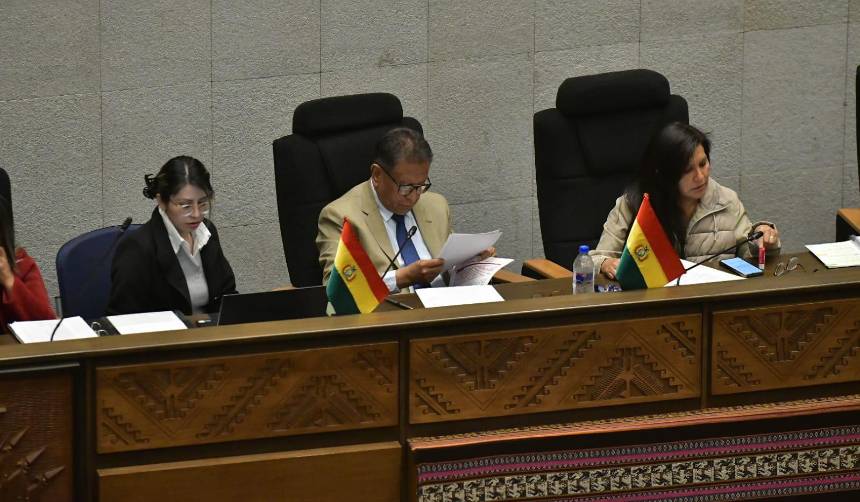 Interpelación: Diputados y senadores votan si aprueban o rechazan el informe del ministro Oviedo