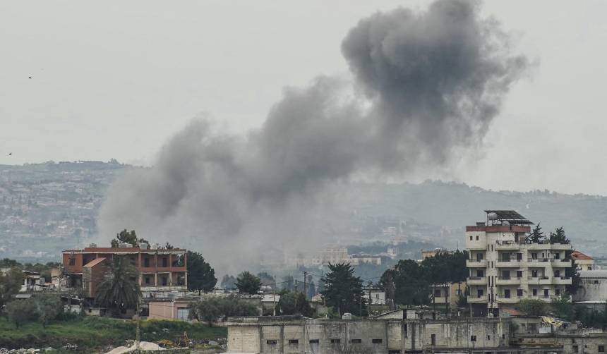 Israel ataca el sur de Líbano y Hezbolá dispara cohetes