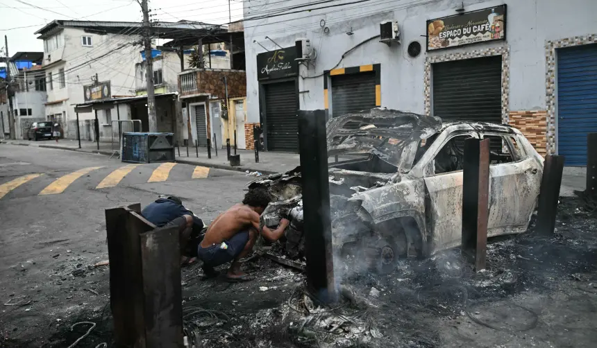 Narcotraficantes paralizan Río de Janeiro en represalia a una operación con 64 muertos