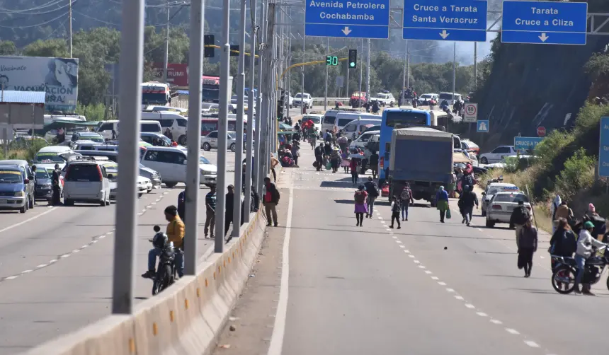 Transporte Libre levanta bloqueos en Cochabamba; la medida de presión permanece en Yapacaní