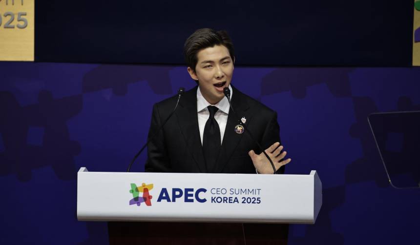 Líder de BTS pide apoyo a los creadores culturales en el debut de un artista K-pop en el APEC
