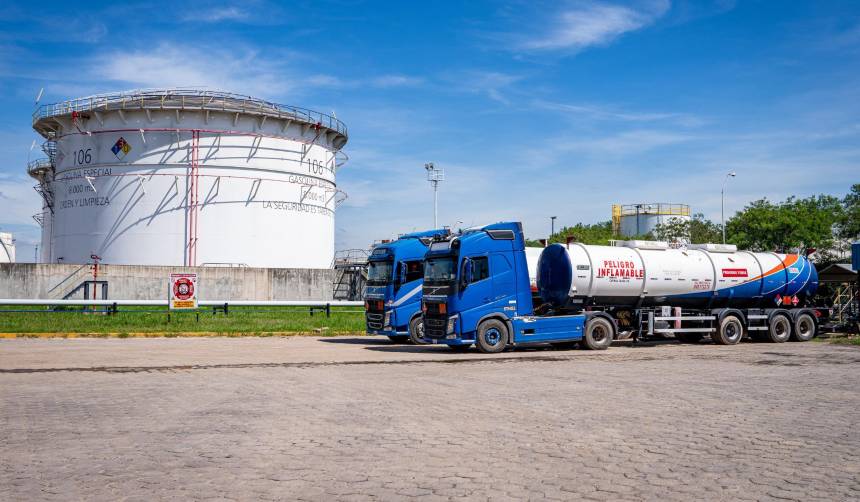 Tras días de filas en surtidores, YPFB dice que se batió récord en despacho de gasolina