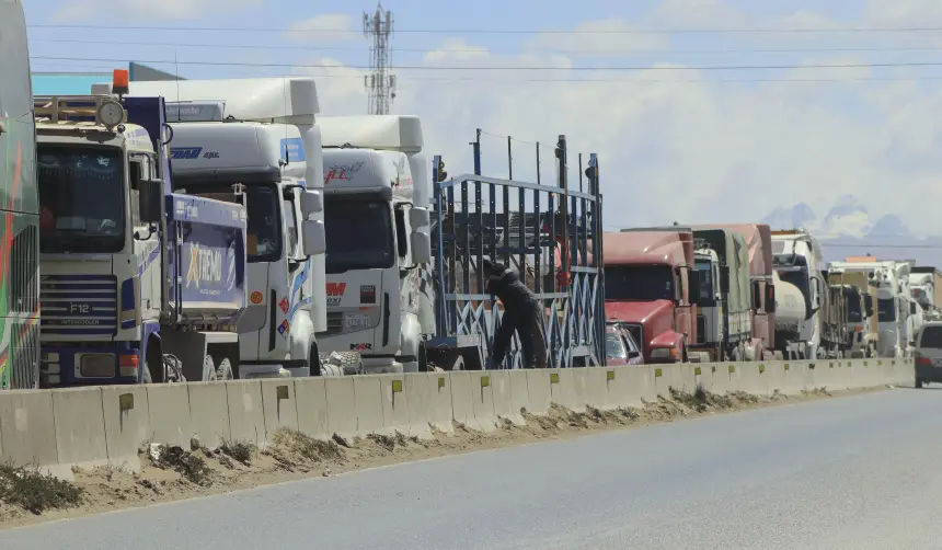 “8 de cada 10 camiones están parados haciendo cola por combustible”, señalan exportadores