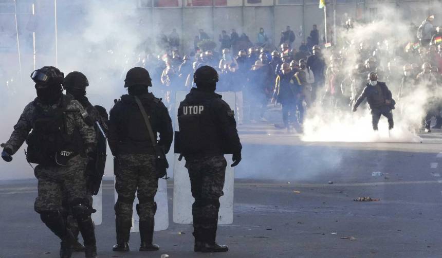 En medio de los conflictos, el Gobierno autoriza pagar un bono a la Policía de Bs 3.000 “por única vez”