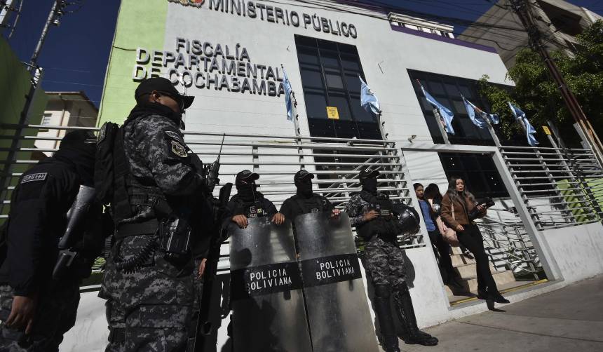 Continúa el resguardo policial en las fiscalías de La Paz, Cochabamba, Sucre y Santa Cruz