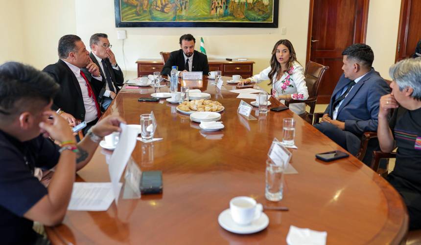 Los gobernadores exigen a Paz una compensación del TGN por el incremento del precio diésel