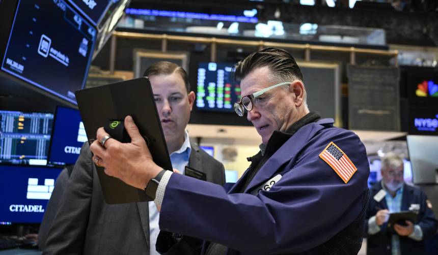 Wall Street termina la semana al alza