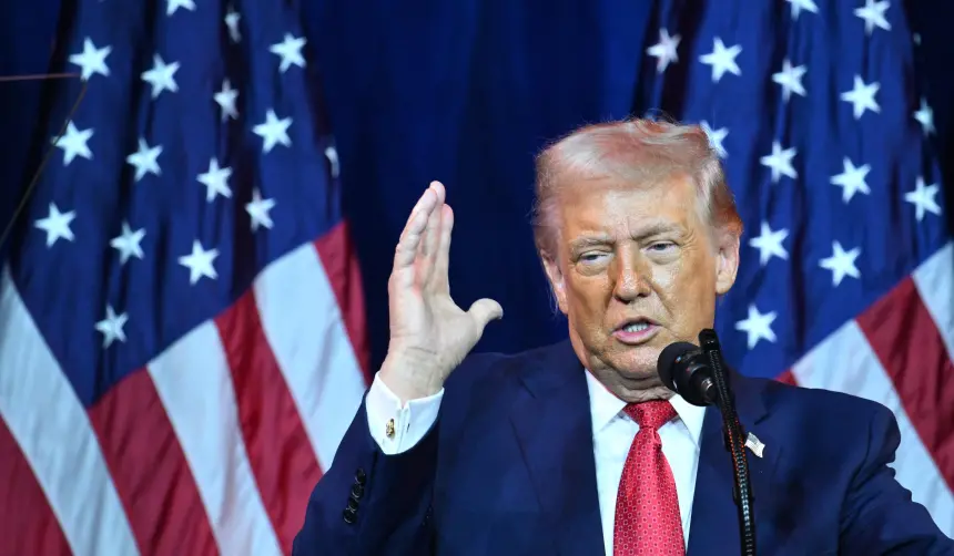 Trump dice que Venezuela “entregará” hasta 50 millones de barriles de petróleo a EEUU