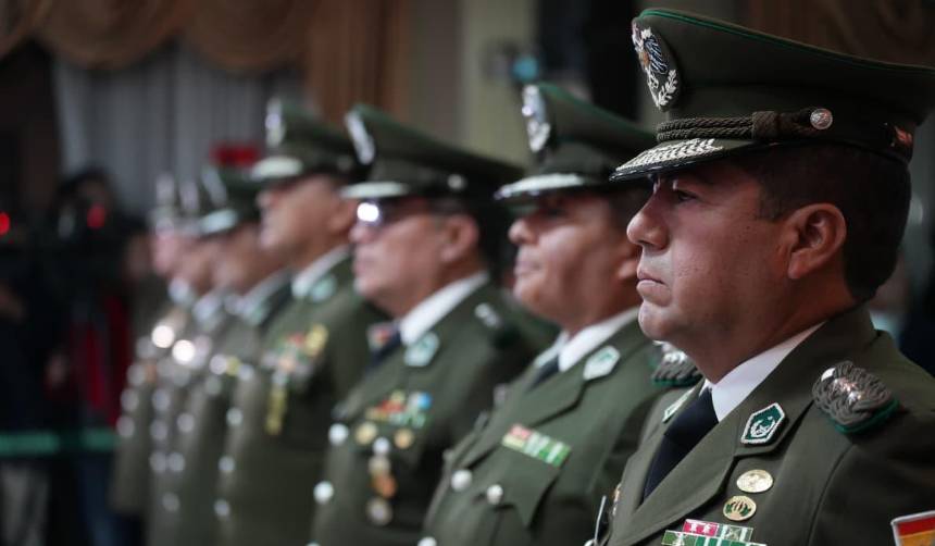 En medio de discursos de combate a la corrupción, posesionaron a los nuevos comandantes de la Policía 