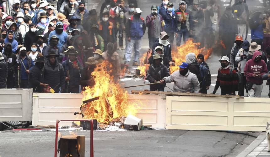 Fiscalía crea “comisión de crisis” para investigar bloqueos y violentas manifestaciones en La Paz
