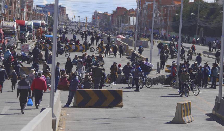 ABC reporta 86 puntos de bloqueo en seis departamentos del país este viernes