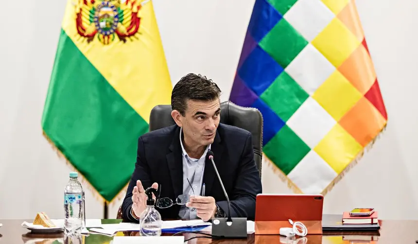 Rodrigo Paz anuncia viaje a Santa Cruz por los desastres y la creación de una comisión de emergencia 