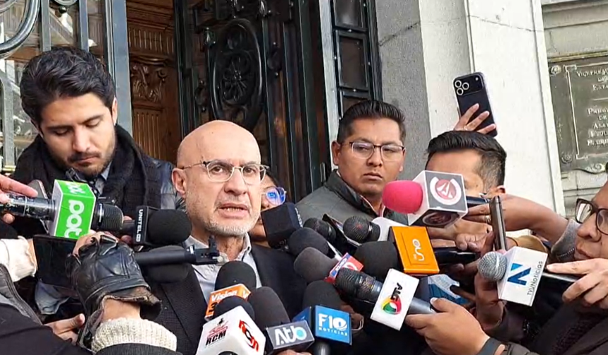 Lupo representa al Gobierno en el diálogo convocado por Lara y anuncia respuesta “satisfactoria” al pliego de la Tupac Katari