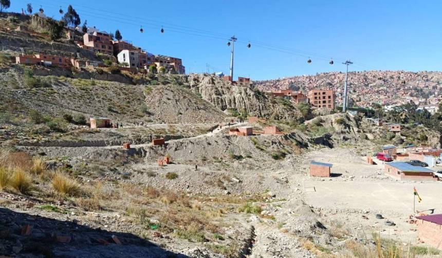 La Paz: Pese a las advertencias, “lotean” y construyen en Kantutani Bajo, en la zona del deslizamiento de 2019