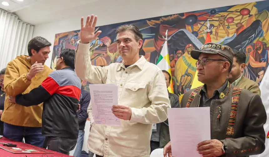 Rodrigo Paz acuerda con la COR de El Alto y el Magisterio y aísla a Mario Argollo y Evo Morales