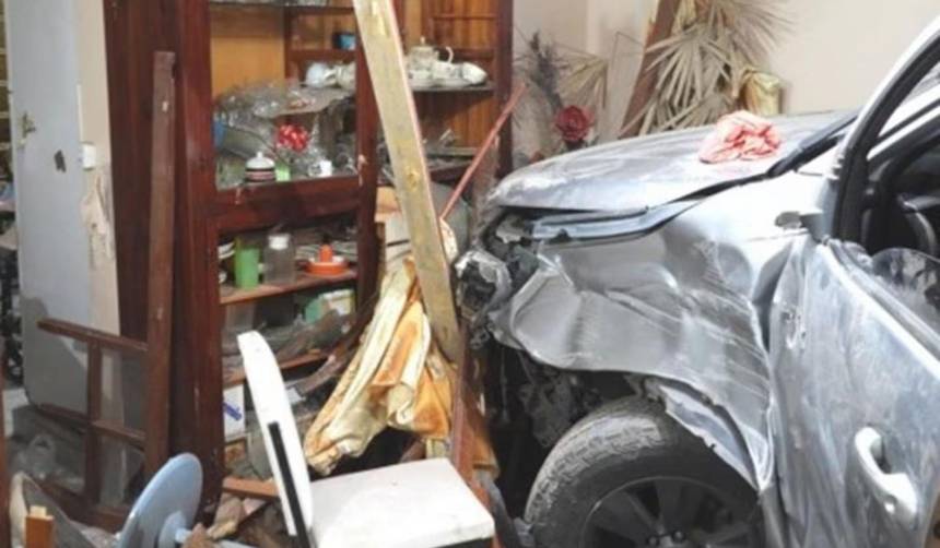 Hombre chocó su vehículo con su pareja e hijas a bordo y protagonizó una terrible situación que pudo ser trágica 