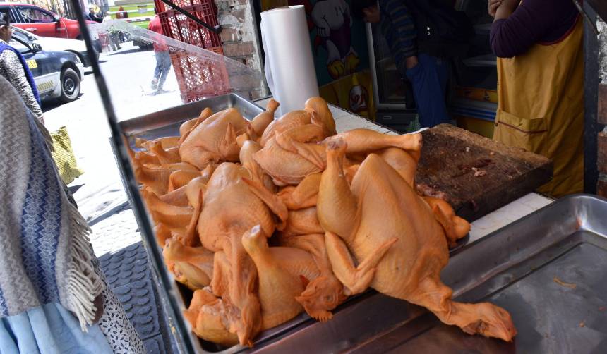 Dirigente avicultor señala que el costo de producción del pollo subió un 20% por el precio del combustible