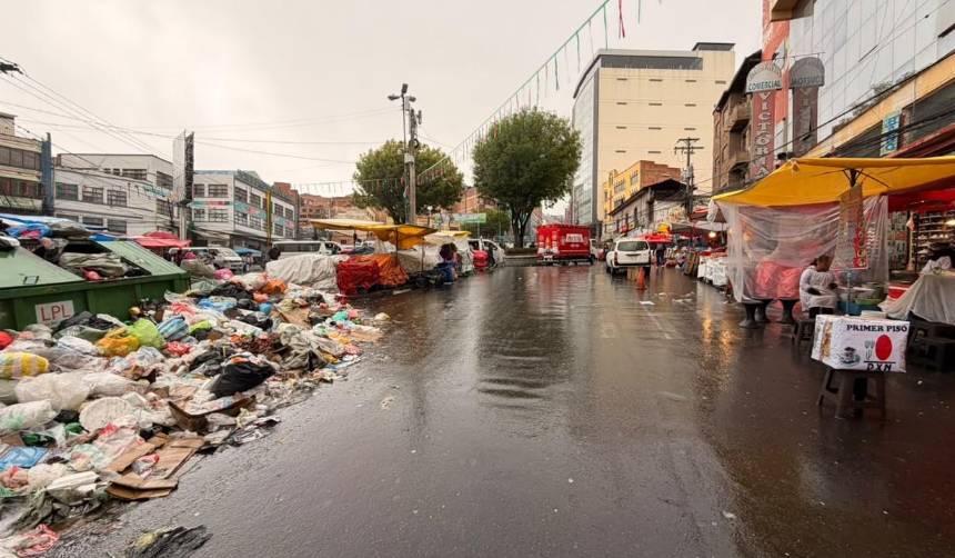 La Paz, con basura hace 15 días: Dockweiler pide paciencia y refuerza la limpieza edil, pero no hay acuerdo con la empresa
