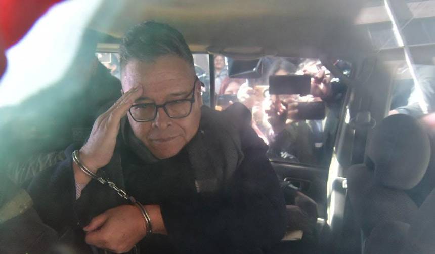 Zúñiga paga fianza de Bs 200 mil y espera salir de la cárcel para cumplir detención domiciliaria, dice su abogado