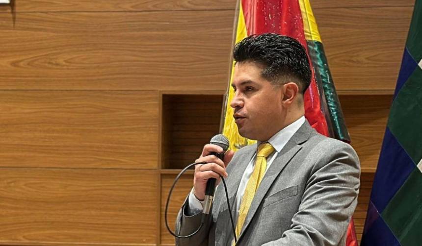 “Deben empezar a temblar”: Diputado que denunció a Condori desafía a Evo que se entregue a la Justicia