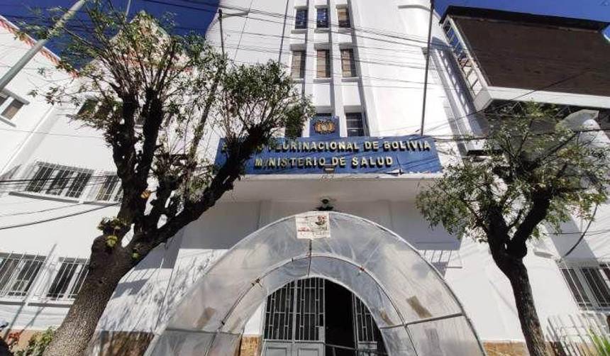 En medio anuncio de paro de médicos, el Ministerio de Salud anuncia que pagará los sueldos este lunes