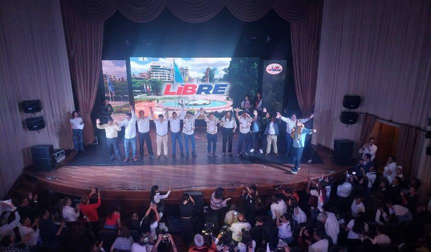 Libre presenta a Giovann Arzabe como candidato a la Alcaldía de Cochabamba