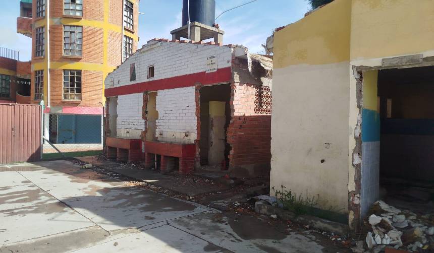 Padres de familia en El Alto denuncian que no hay condiciones en los colegios para el retorno a clases